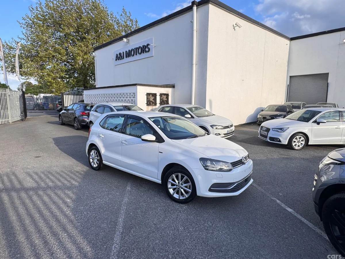 Volkswagen Polo Hatchback, Petrol, 2015, White