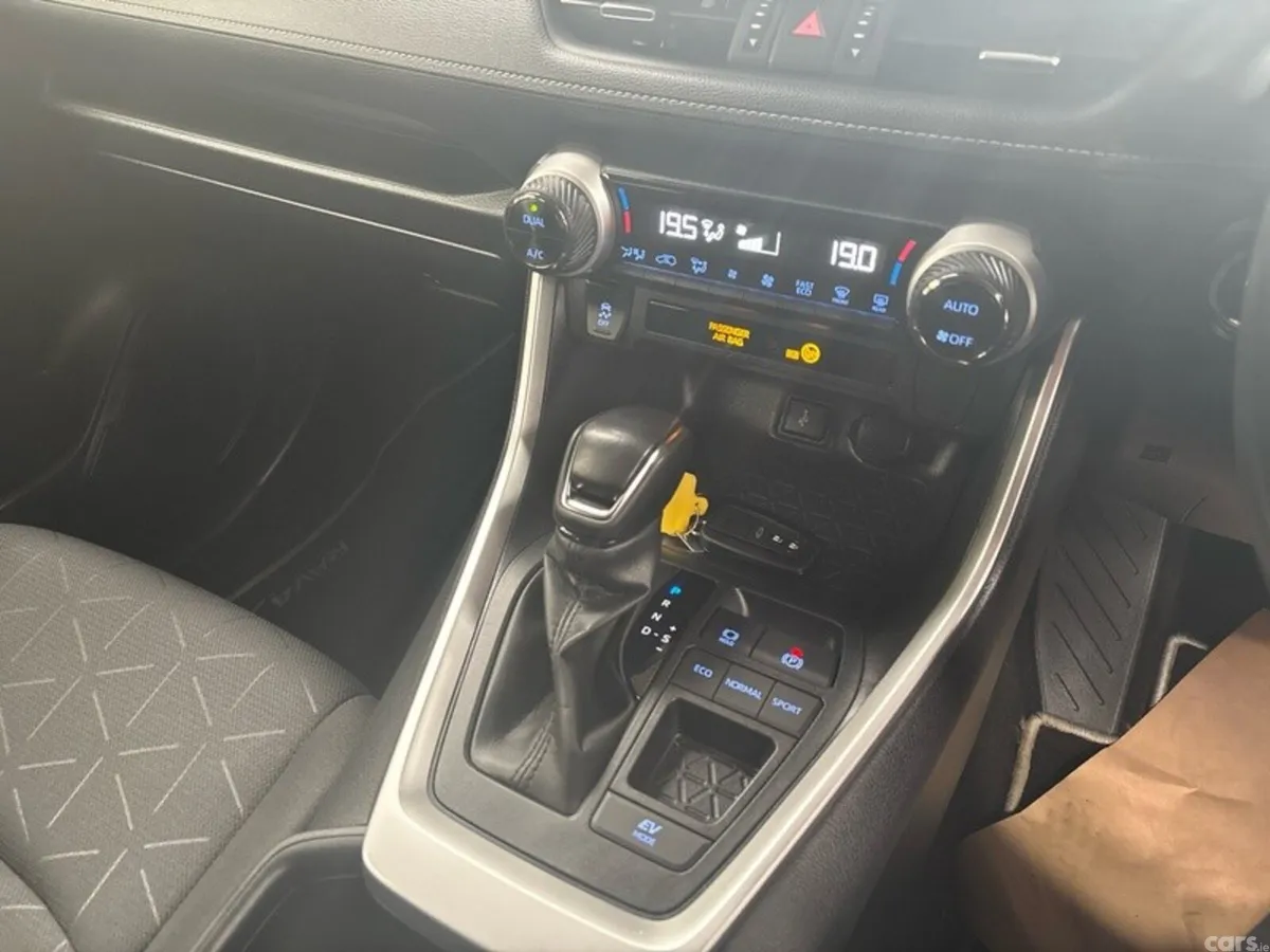 Toyota RAV4 SUV, Petrol Hybrid, 2022, Grey