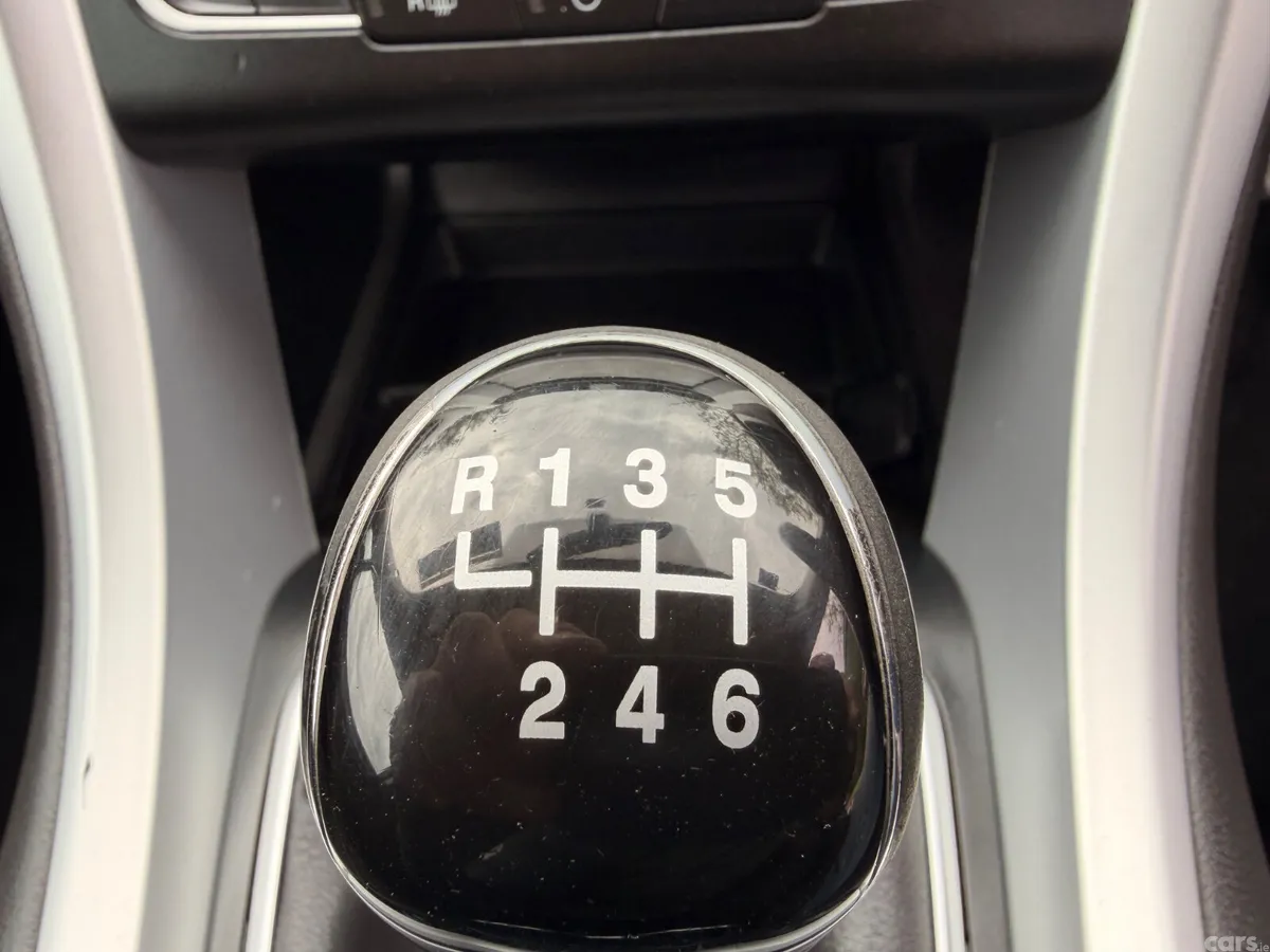 Ford Mondeo Hatchback, Diesel, 2017, Black