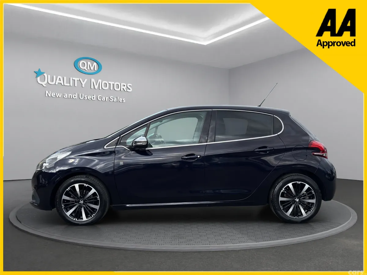 Peugeot 208 Hatchback, Petrol, 2018, Blue
