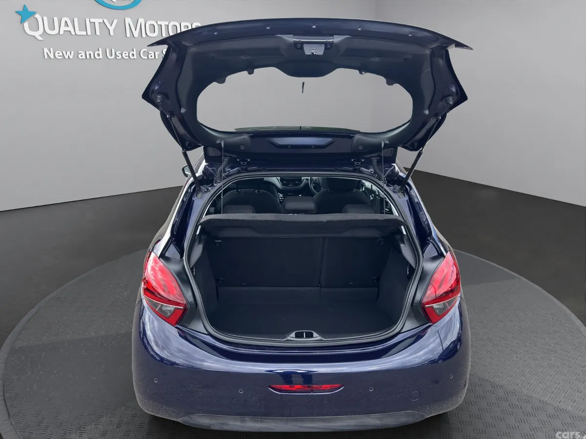 Peugeot 208 Hatchback, Petrol, 2018, Blue