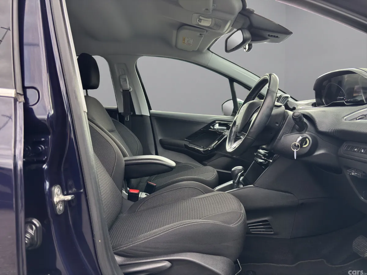 Peugeot 208 Hatchback, Petrol, 2018, Blue