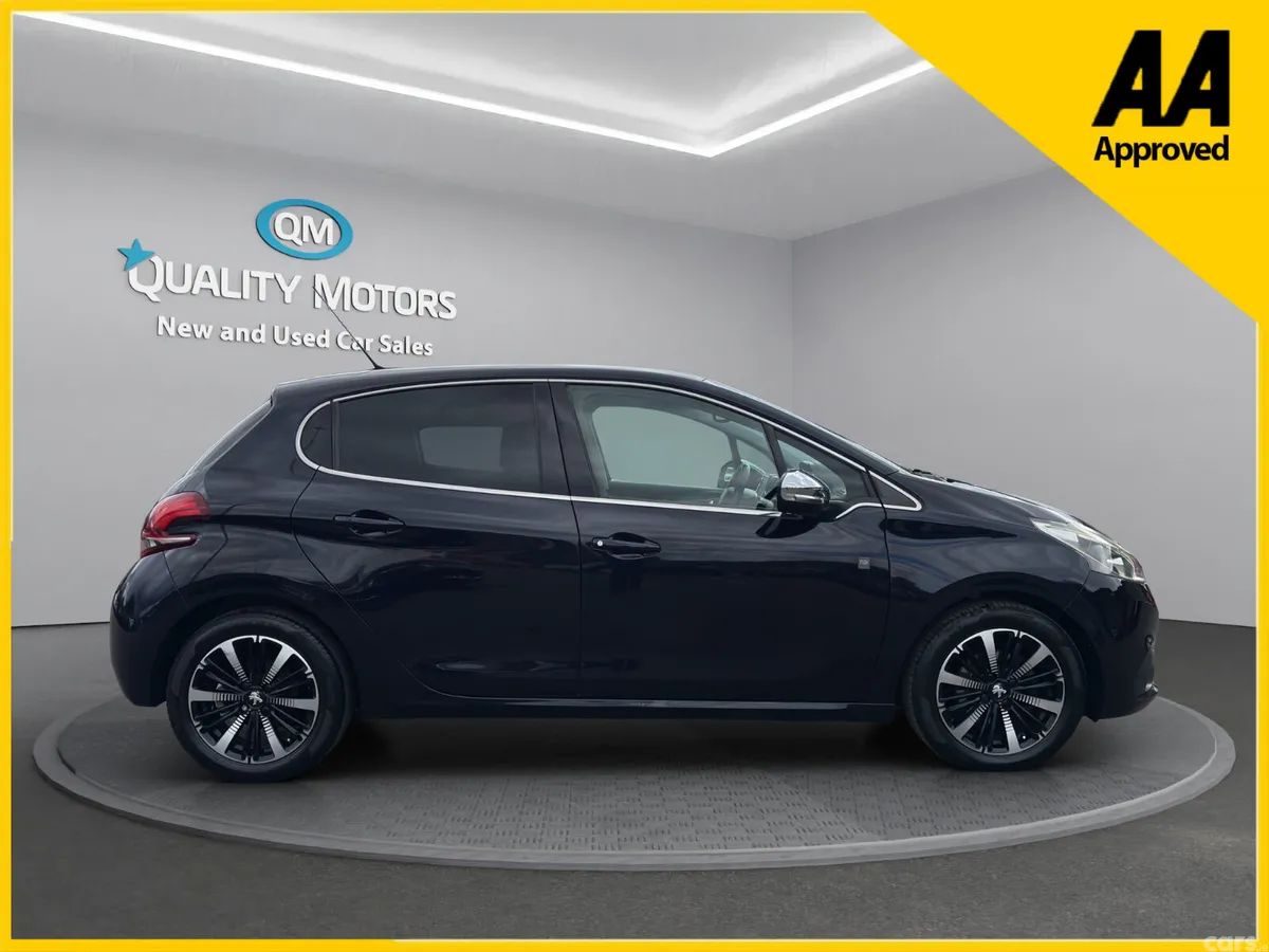 Peugeot 208 Hatchback, Petrol, 2018, Blue