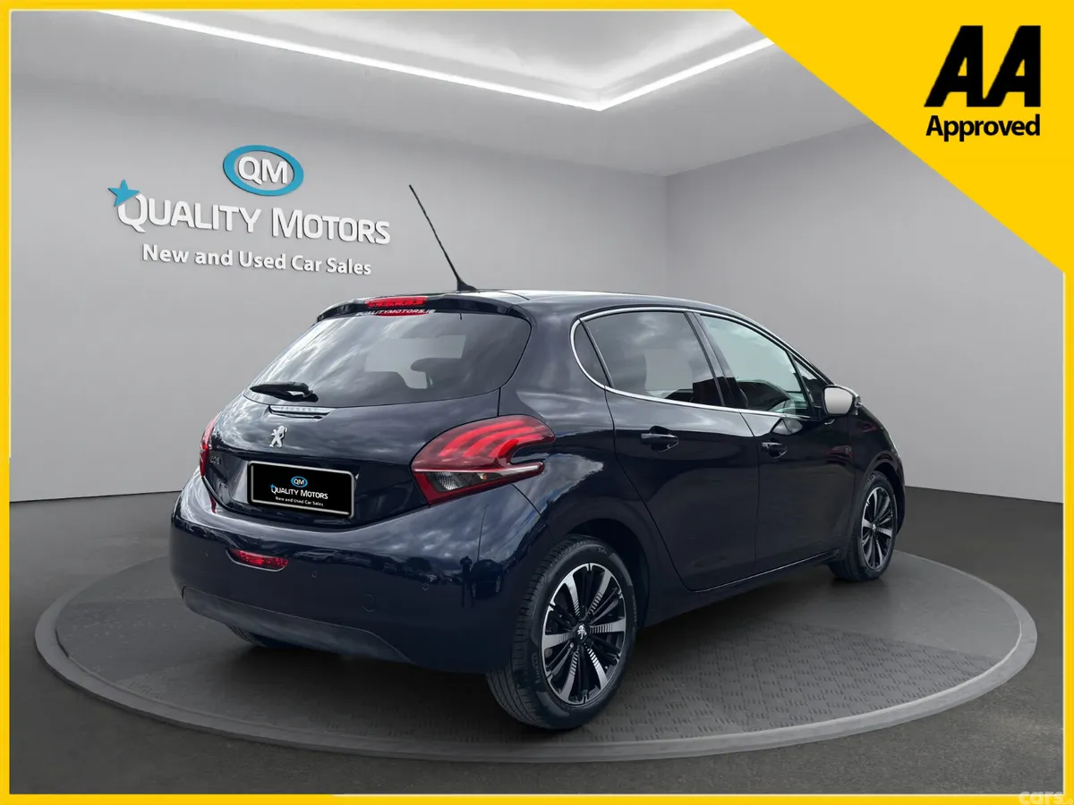 Peugeot 208 Hatchback, Petrol, 2018, Blue