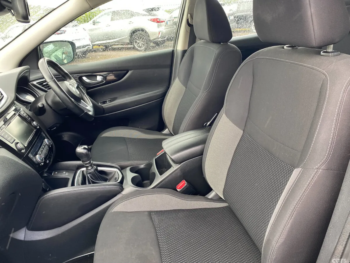 Nissan Qashqai MPV, Diesel, 2019, Black