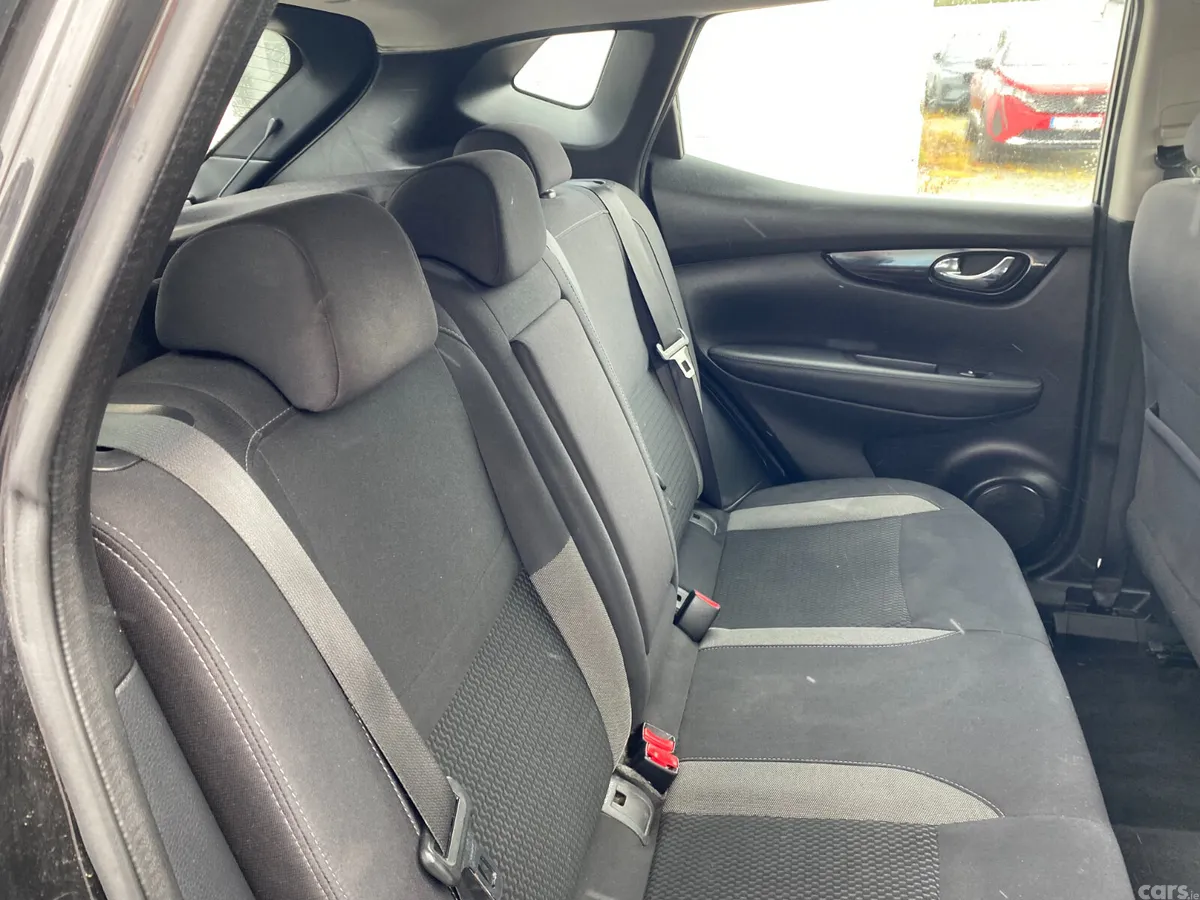 Nissan Qashqai MPV, Diesel, 2019, Black