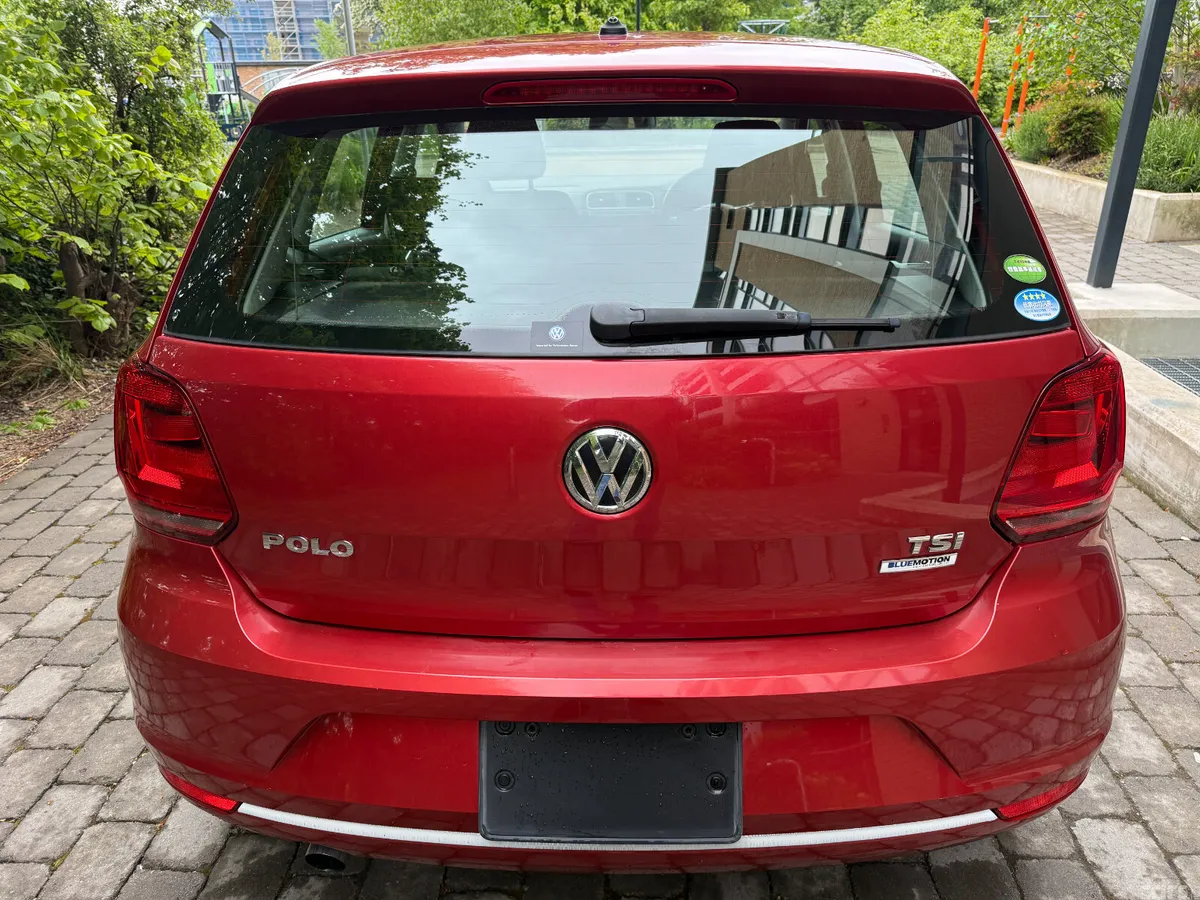 Volkswagen Polo Hatchback, Petrol, 2015, Red
