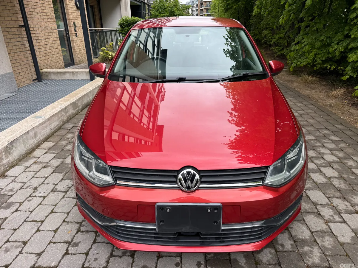 Volkswagen Polo Hatchback, Petrol, 2015, Red