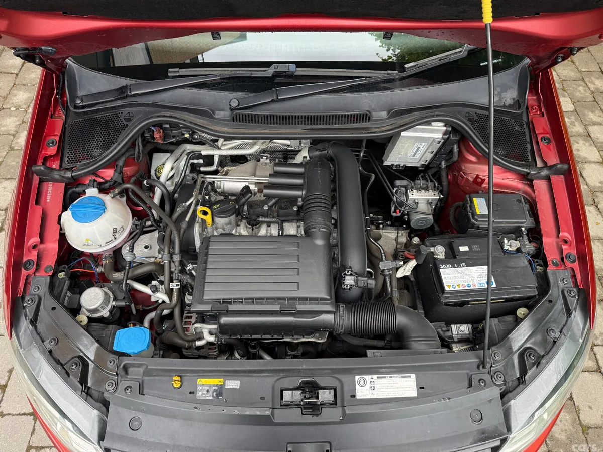 Volkswagen Polo Hatchback, Petrol, 2015, Red