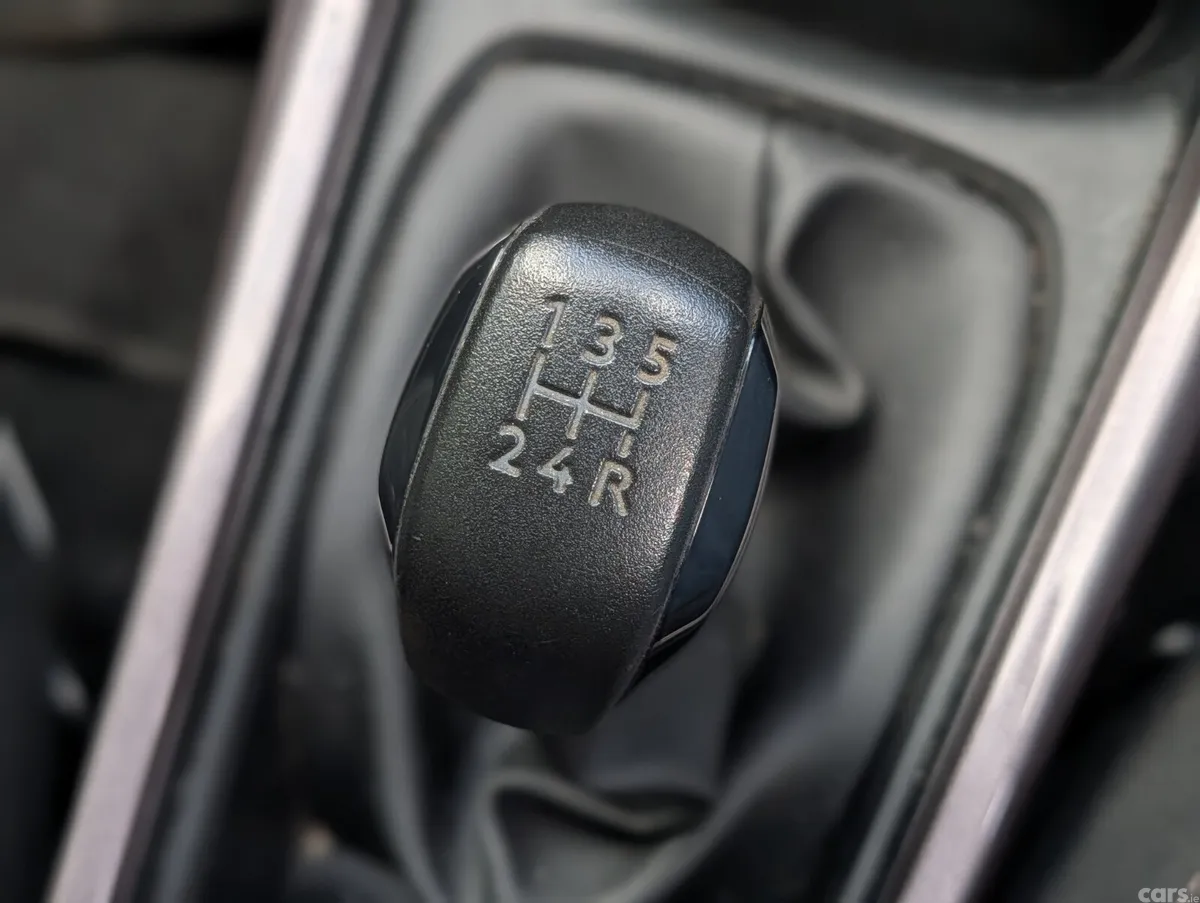 Peugeot 2008 SUV, Diesel, 2015, Grey