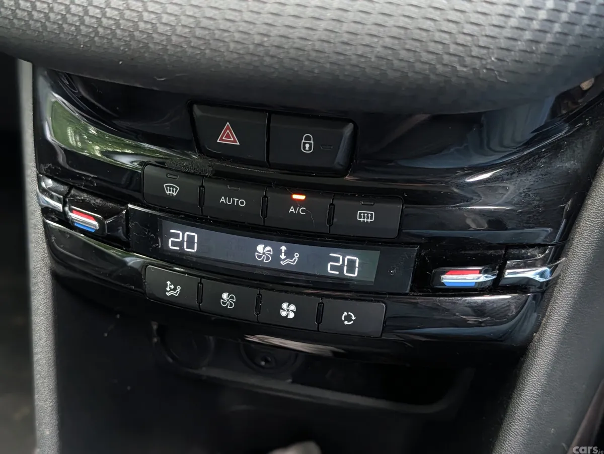 Peugeot 2008 SUV, Diesel, 2015, Grey