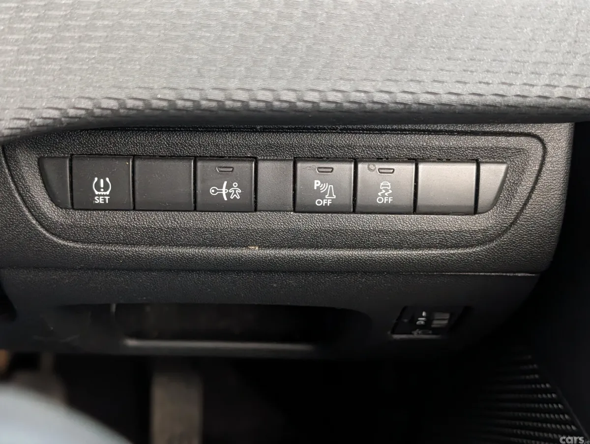 Peugeot 2008 SUV, Diesel, 2015, Grey