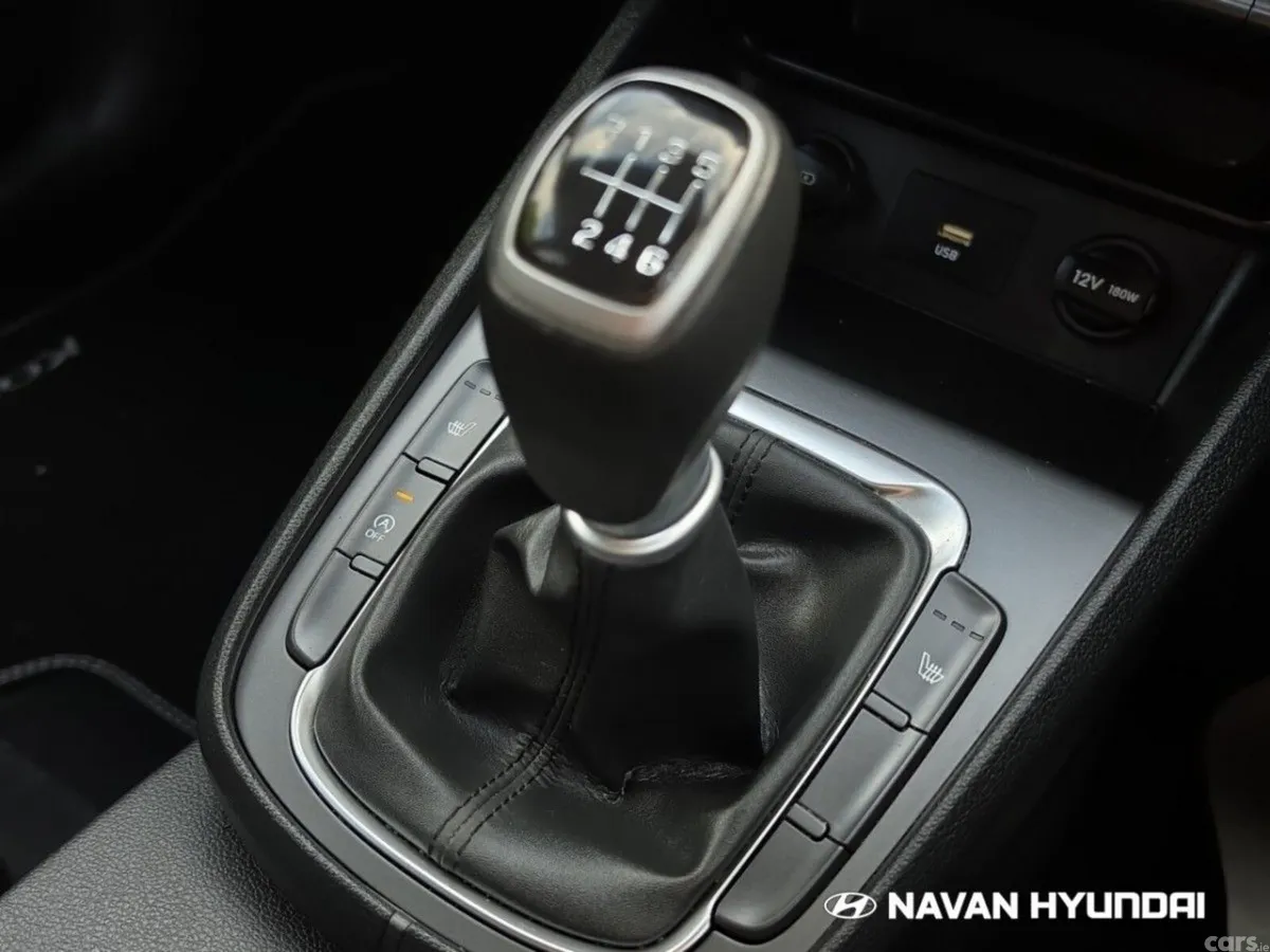 Hyundai KONA MPV, Petrol, 2021, Red