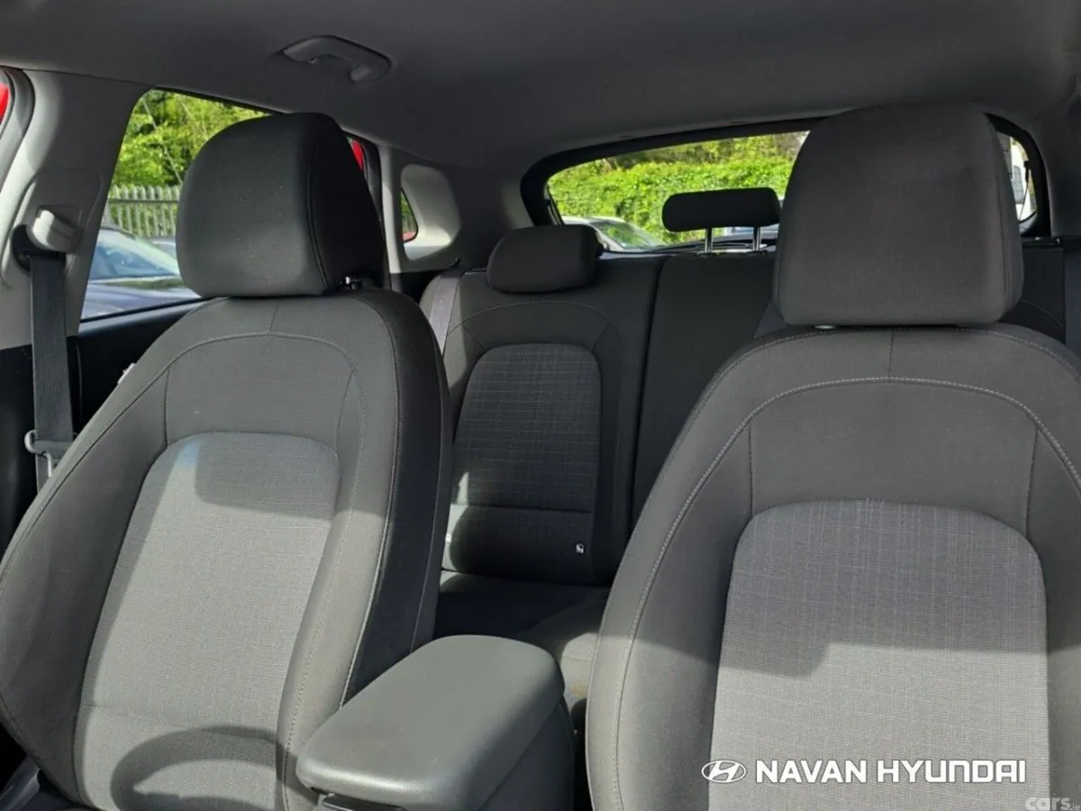 Hyundai KONA MPV, Petrol, 2021, Red