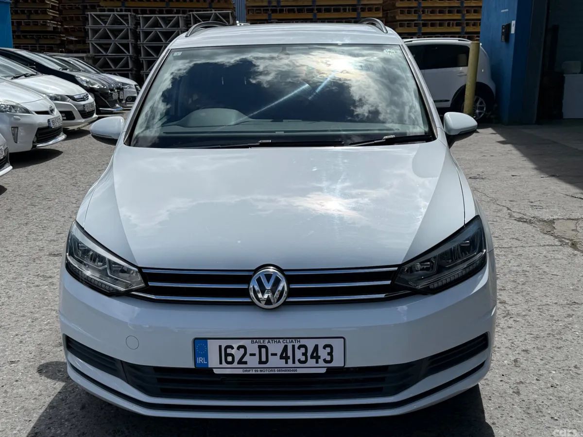 Volkswagen Touran MPV, Petrol, 2016, White