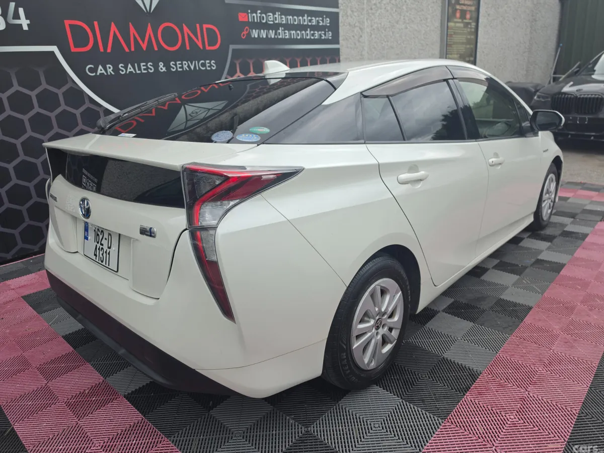 Toyota Prius Hatchback, Petrol Hybrid, 2016, White