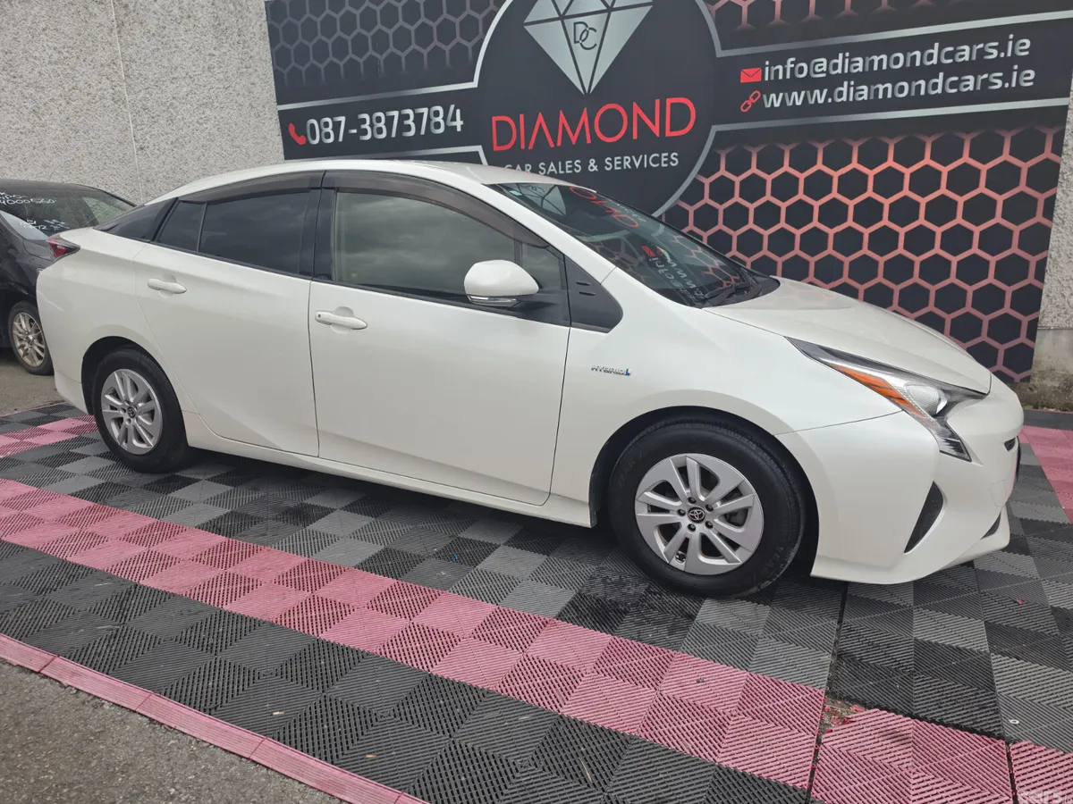 Toyota Prius Hatchback, Petrol Hybrid, 2016, White