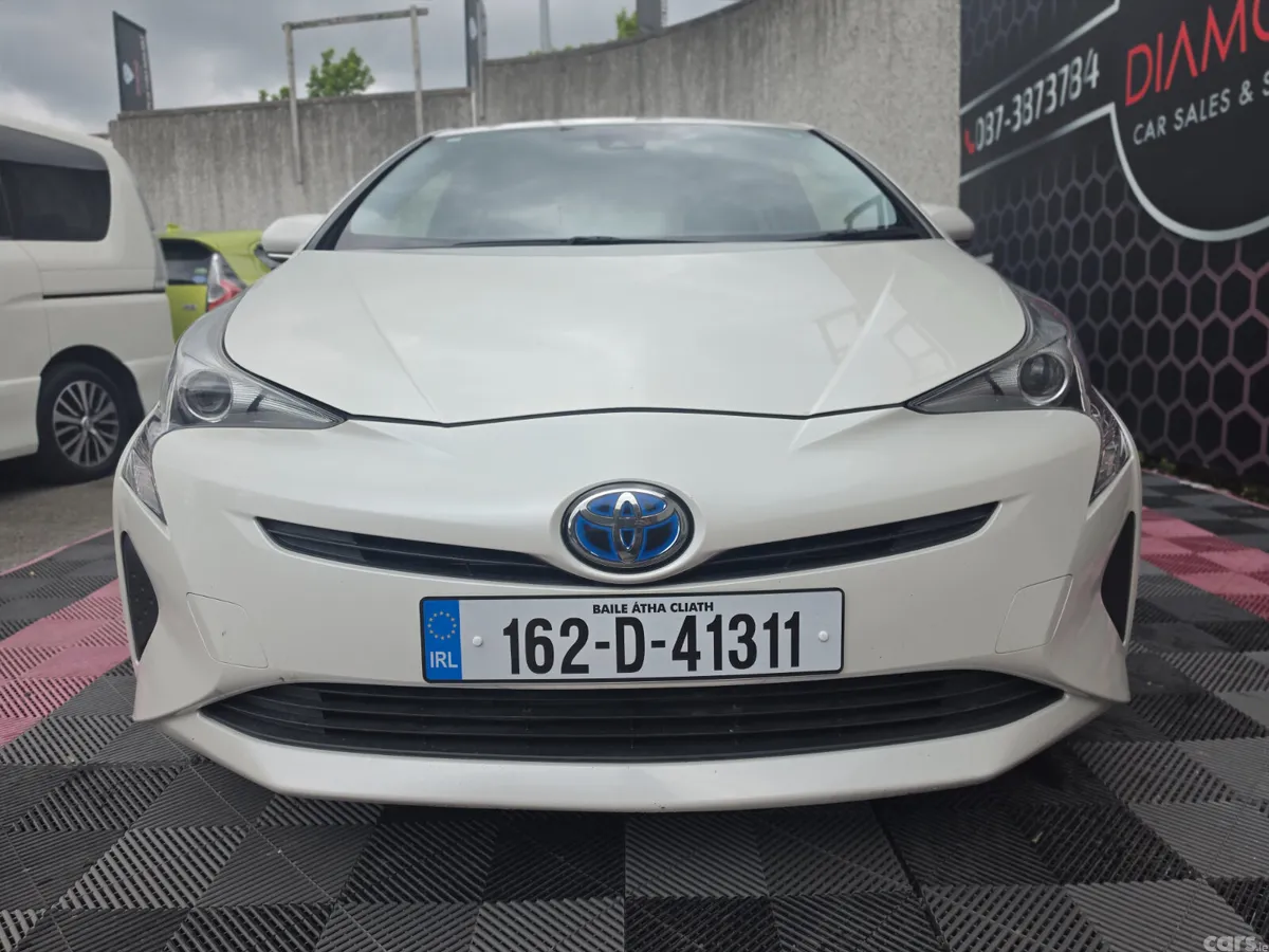 Toyota Prius Hatchback, Petrol Hybrid, 2016, White