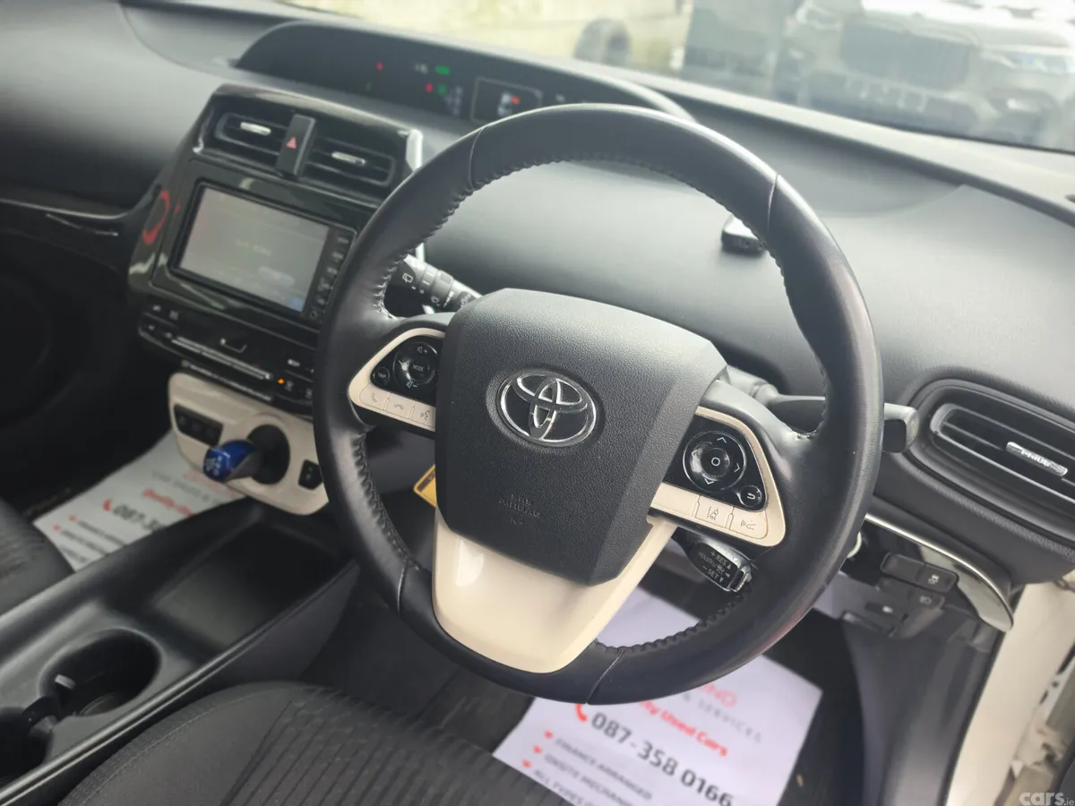 Toyota Prius Hatchback, Petrol Hybrid, 2016, White