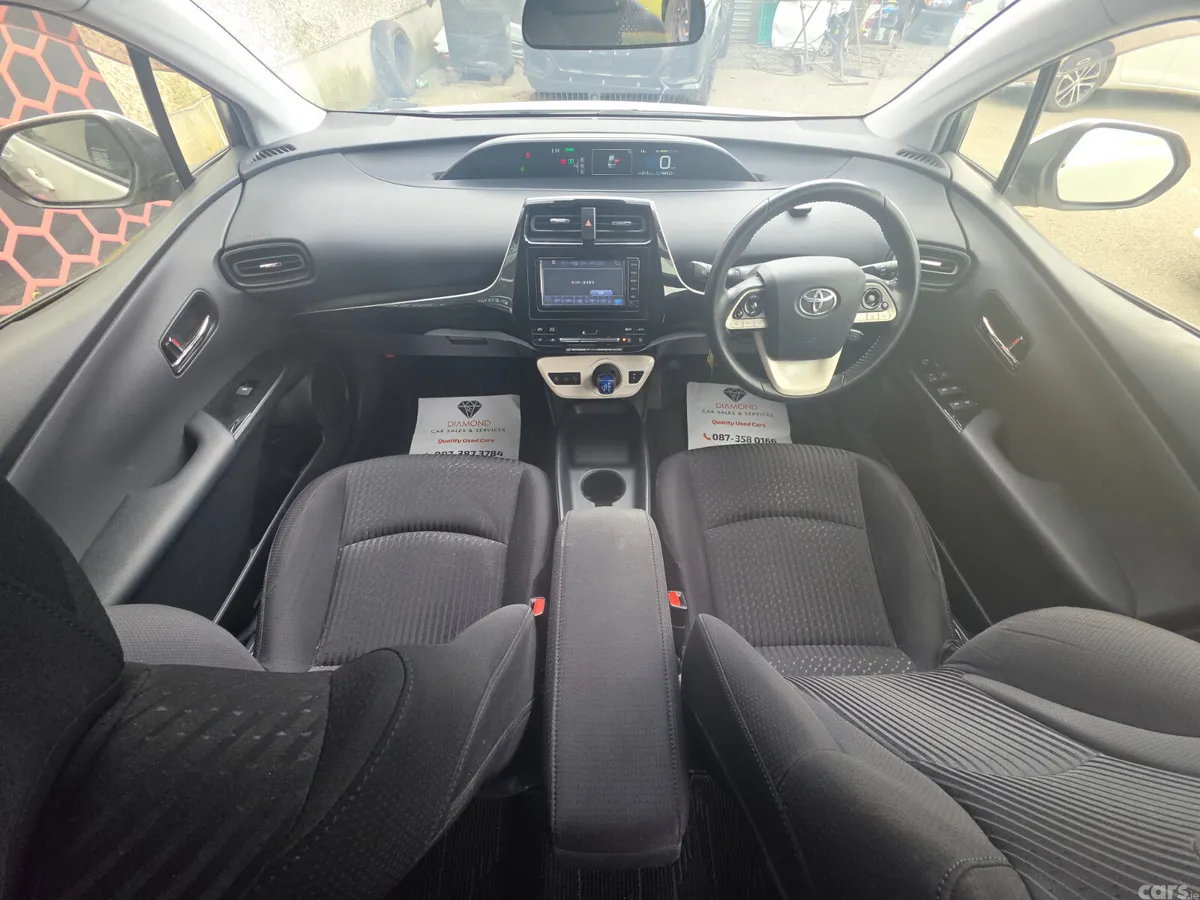 Toyota Prius Hatchback, Petrol Hybrid, 2016, White