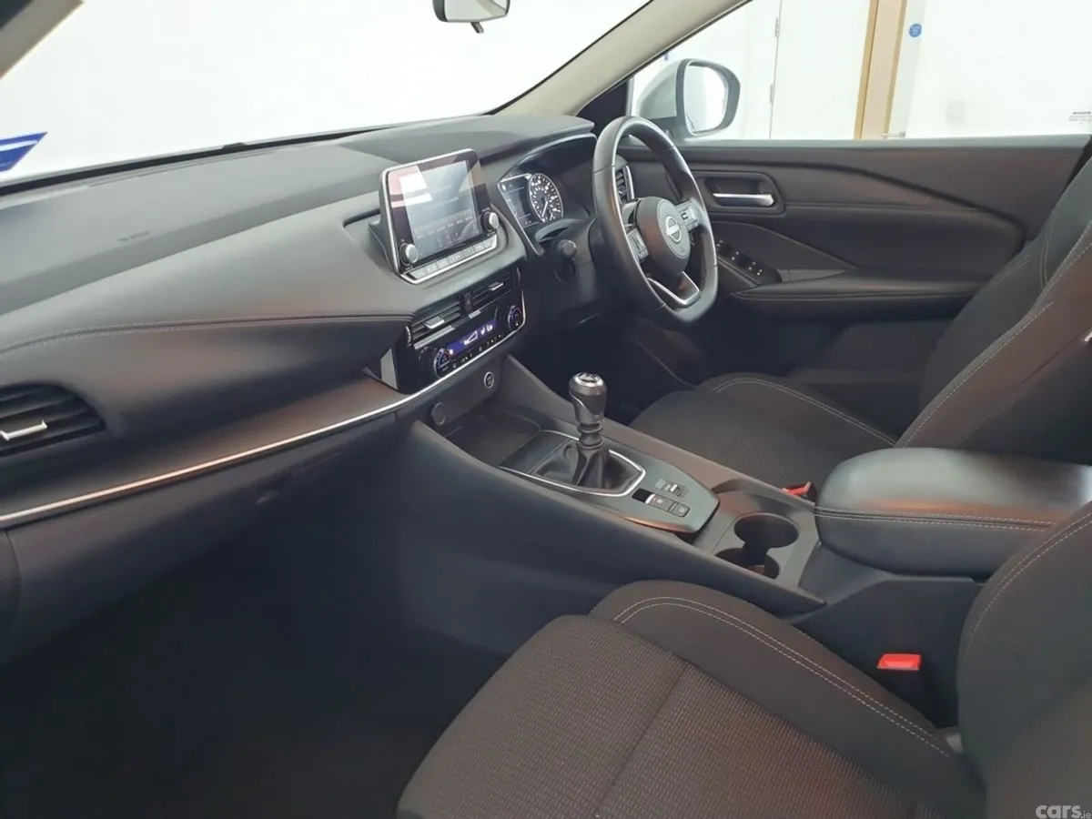 Nissan Qashqai SUV, Petrol Hybrid, 2024, Silver