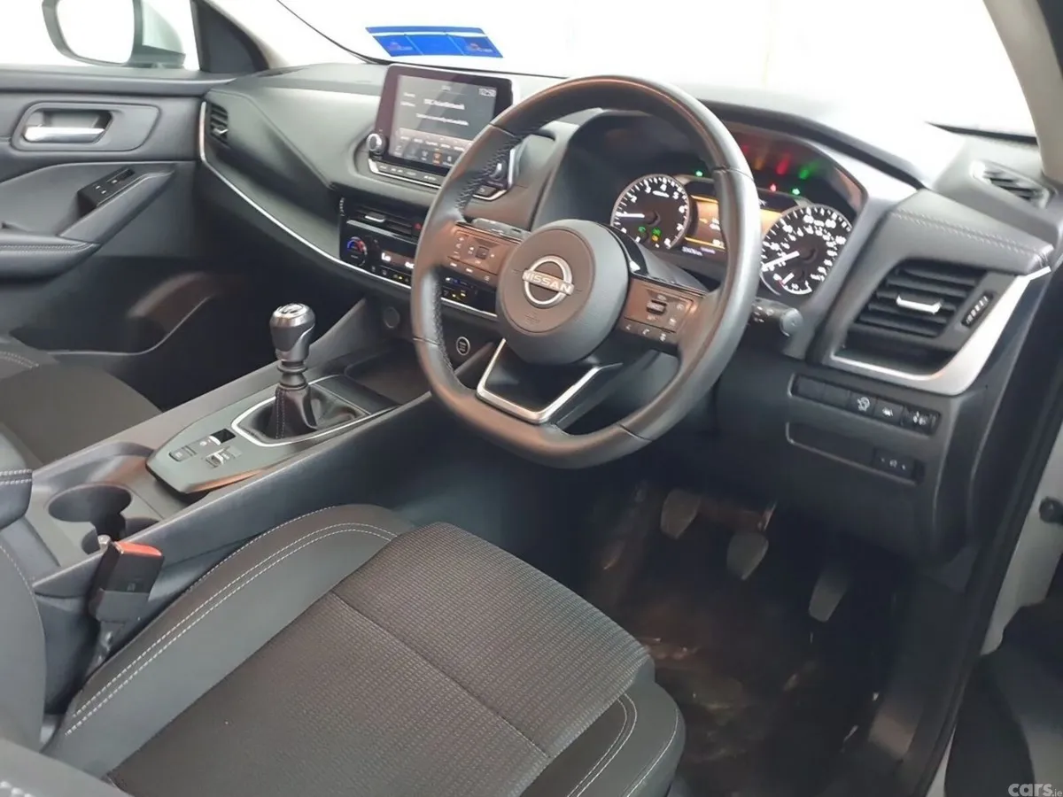 Nissan Qashqai SUV, Petrol Hybrid, 2024, Silver