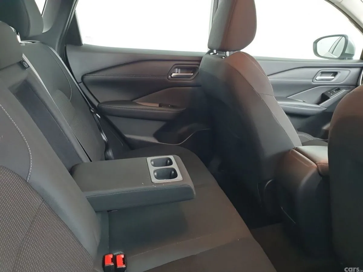 Nissan Qashqai SUV, Petrol Hybrid, 2024, Silver