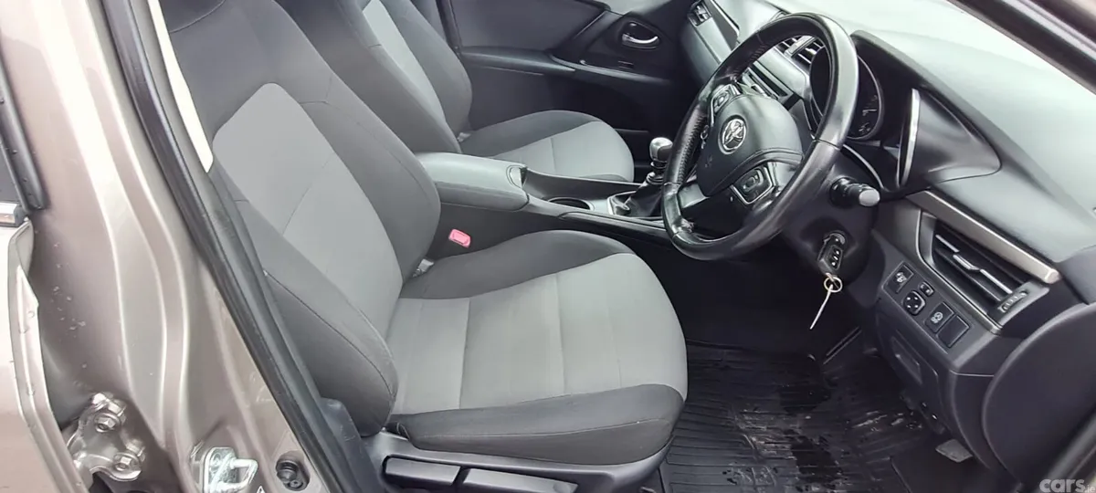 Toyota Avensis Saloon, Diesel, 2015, Bronze