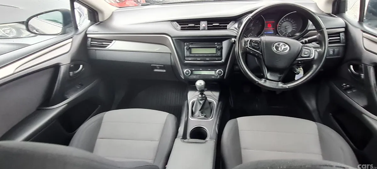 Toyota Avensis Saloon, Diesel, 2015, Bronze