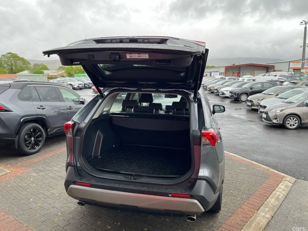 Toyota RAV4 SUV, Petrol Hybrid, 2022, Grey
