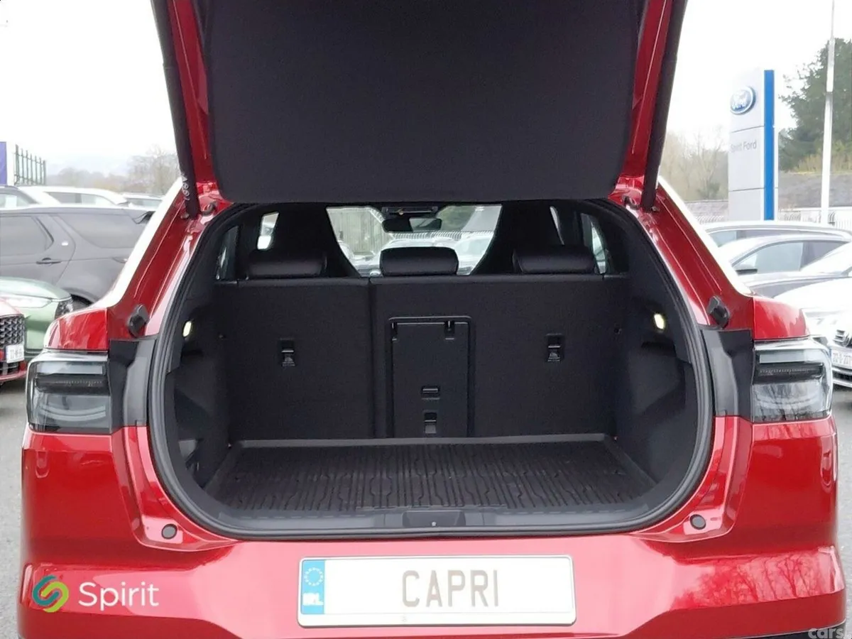 Ford Capri MPV, Electric, 2026, Red