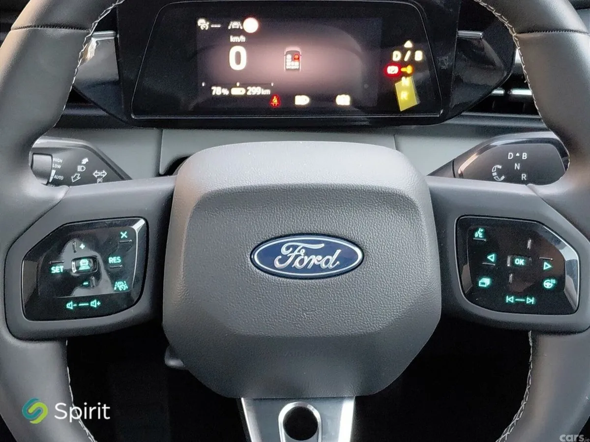 Ford Capri MPV, Electric, 2026, Red