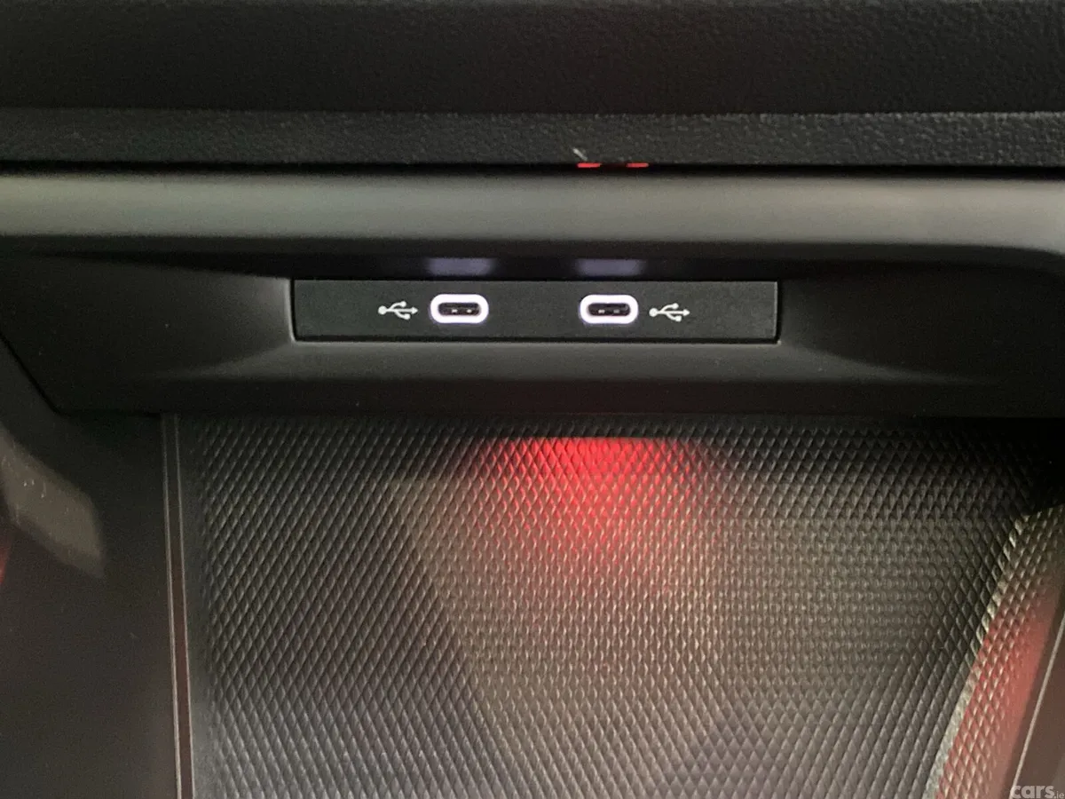 Volkswagen Golf Hatchback, Petrol Hybrid, 2021, Yellow