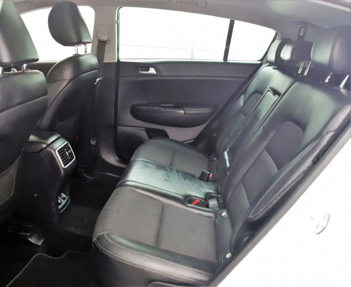 Kia Sportage SUV, Diesel, 2016, White