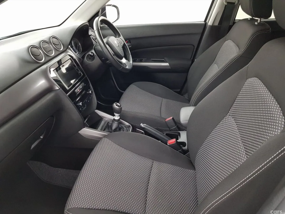 Suzuki Vitara SUV, Petrol Hybrid, 2021, White
