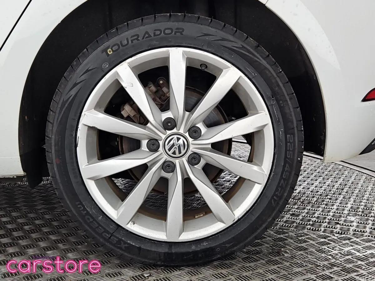 Volkswagen Golf Hatchback, Petrol, 2019, White