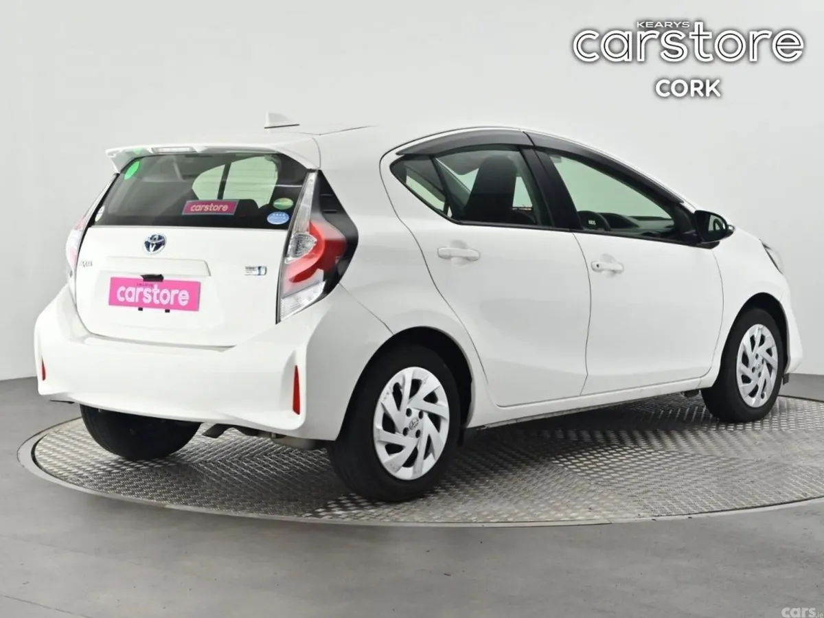 Toyota Aqua Hatchback, Petrol Hybrid, 2021, White