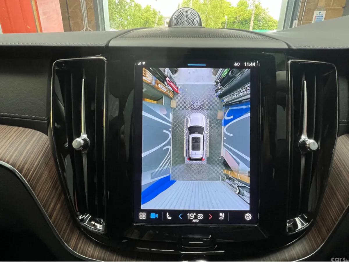 Volvo XC60 SUV, Petrol Plug-in Hybrid, 2024, Red