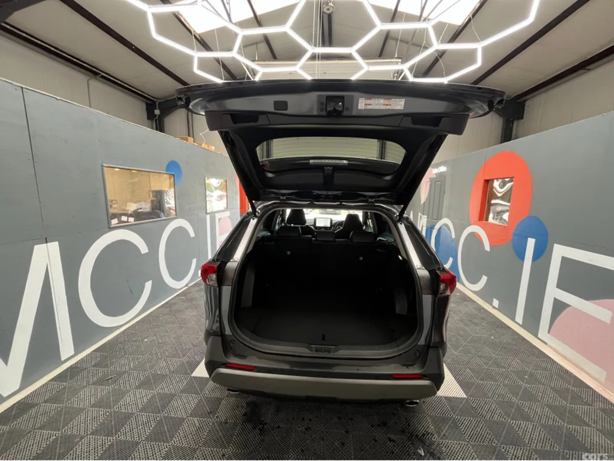 Toyota RAV4 SUV, Petrol Hybrid, 2025, Grey