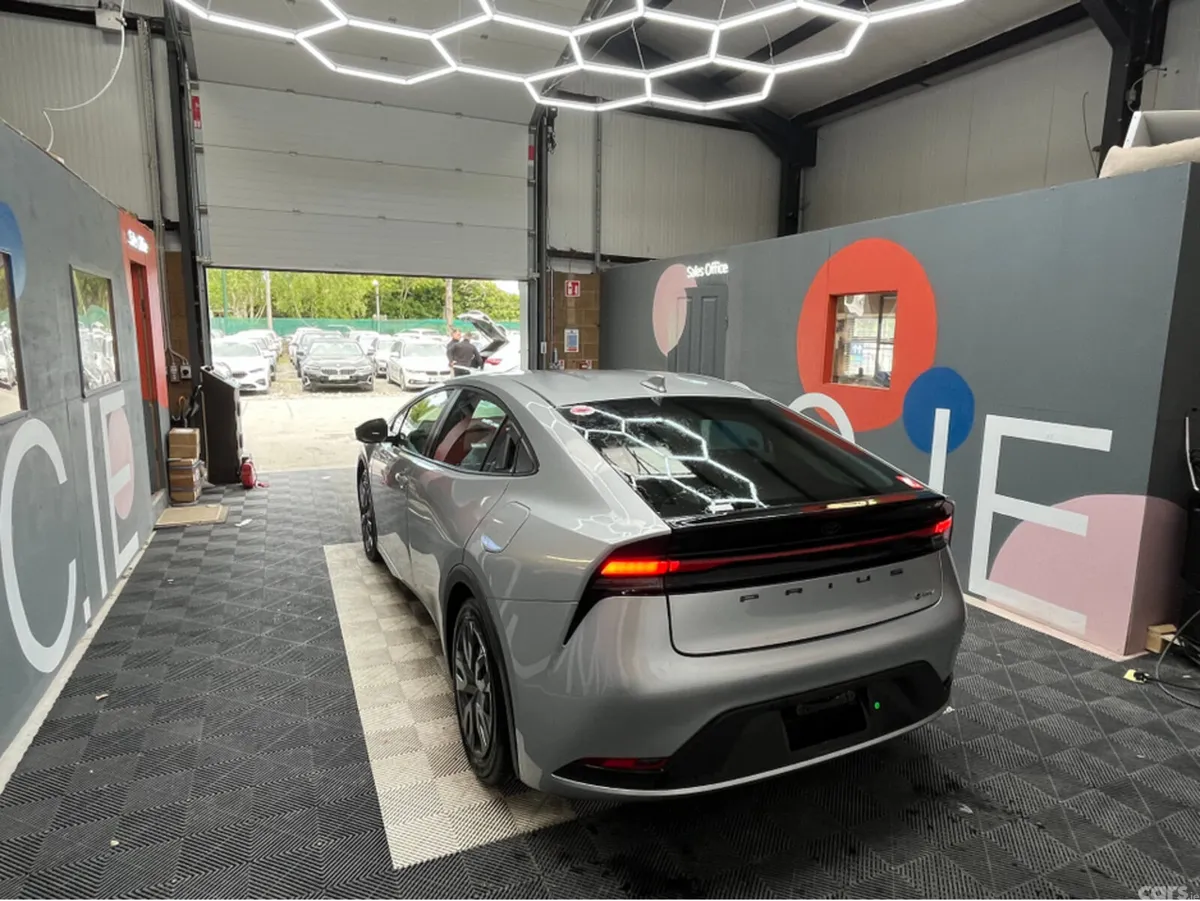 Toyota Prius Saloon, Petrol Hybrid, 2025, Silver