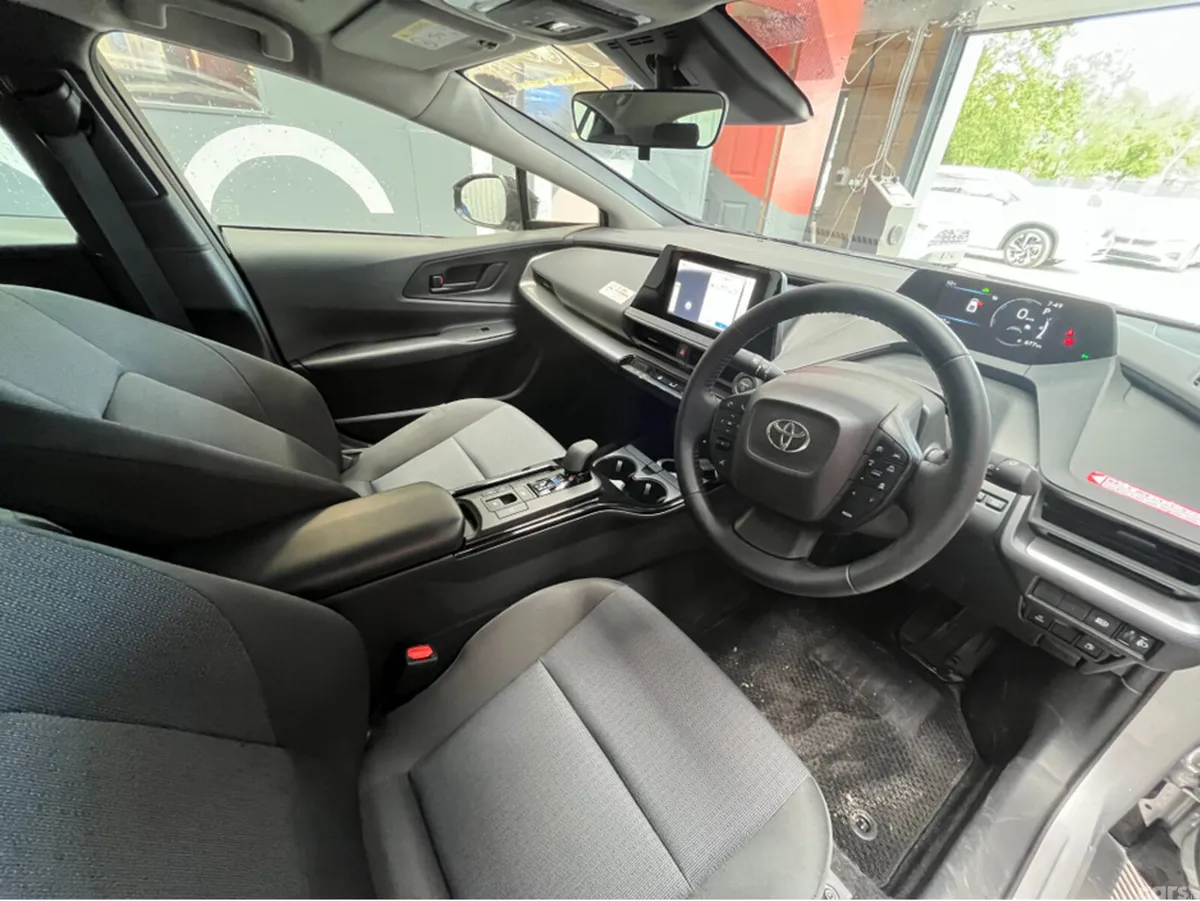 Toyota Prius Saloon, Petrol Hybrid, 2025, Silver