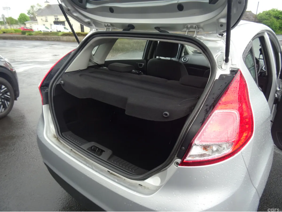 Ford Fiesta Hatchback, Petrol, 2015, Silver