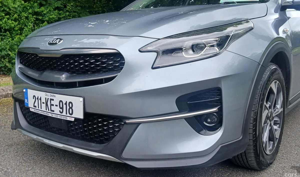 Kia XCeed Hatchback, Petrol, 2021, Silver