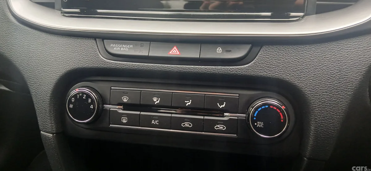 Kia XCeed Hatchback, Petrol, 2021, Silver