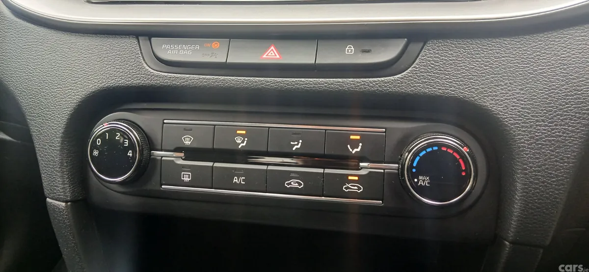 Kia XCeed Hatchback, Petrol, 2021, Silver