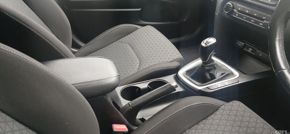 Kia XCeed Hatchback, Petrol, 2021, Silver