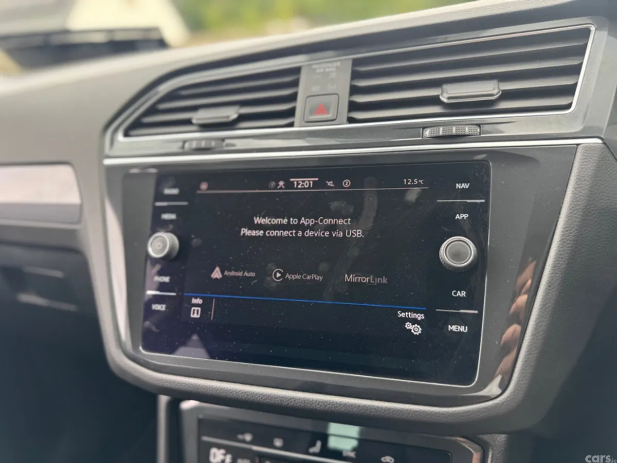 Volkswagen Tiguan Estate, Petrol Plug-in Hybrid, 2022, Grey