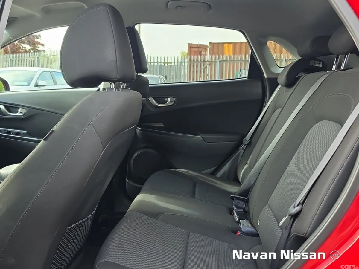 Hyundai KONA MPV, Petrol, 2021, Red
