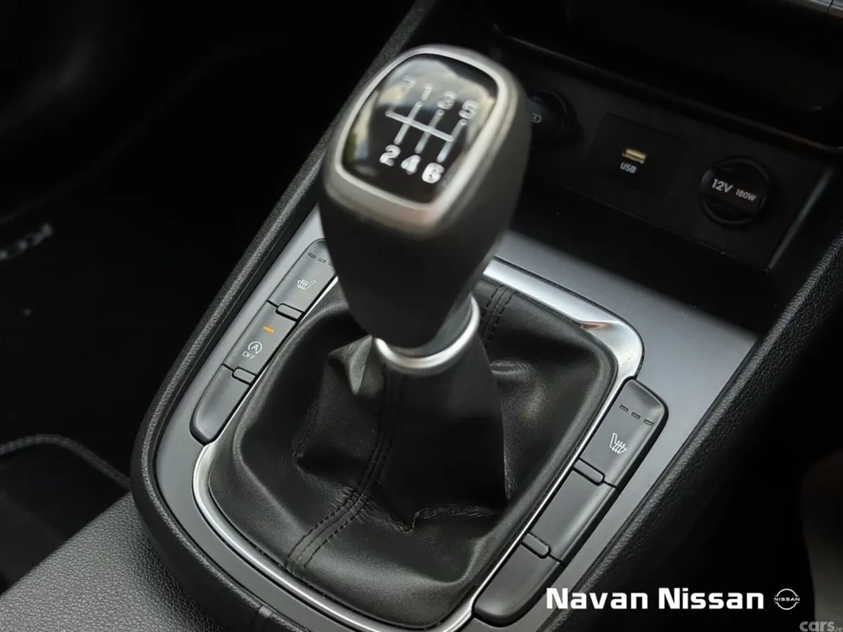 Hyundai KONA MPV, Petrol, 2021, Red