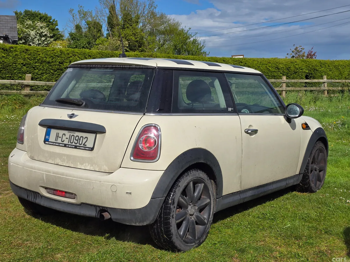 Mini First Hatchback, Petrol, 2011, White
